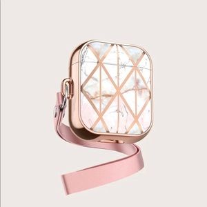 Geometric pattern case for AirPods